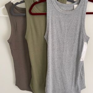 NWT- a new day- heather gray tank